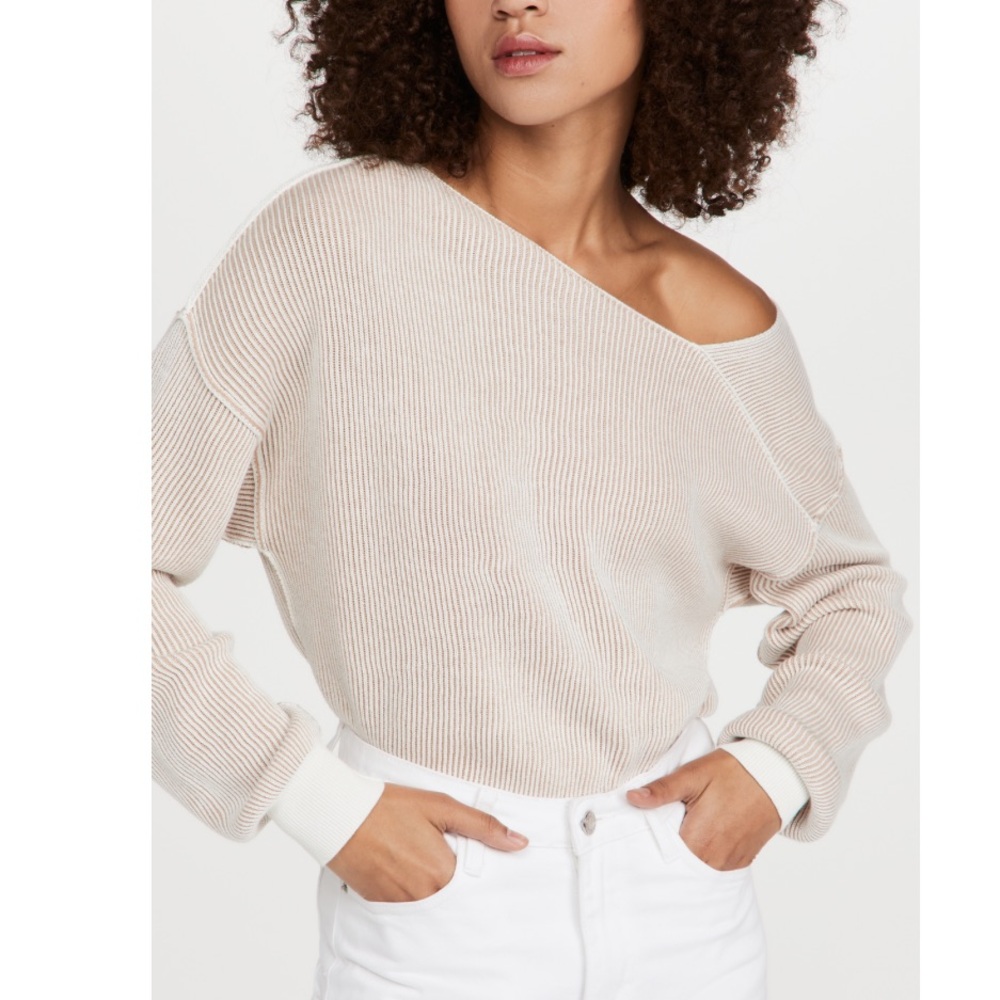 Line & Dot off shoulder sweater